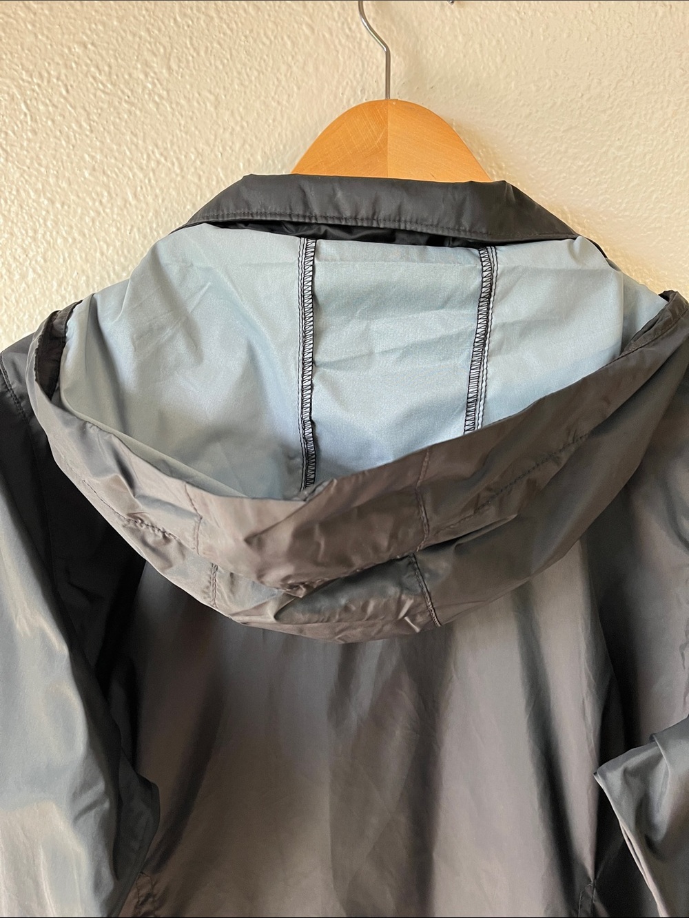 Columbia Sportswear Black Hooded Windbreaker Jacket Coat Women's Large - Picture 7 of 7